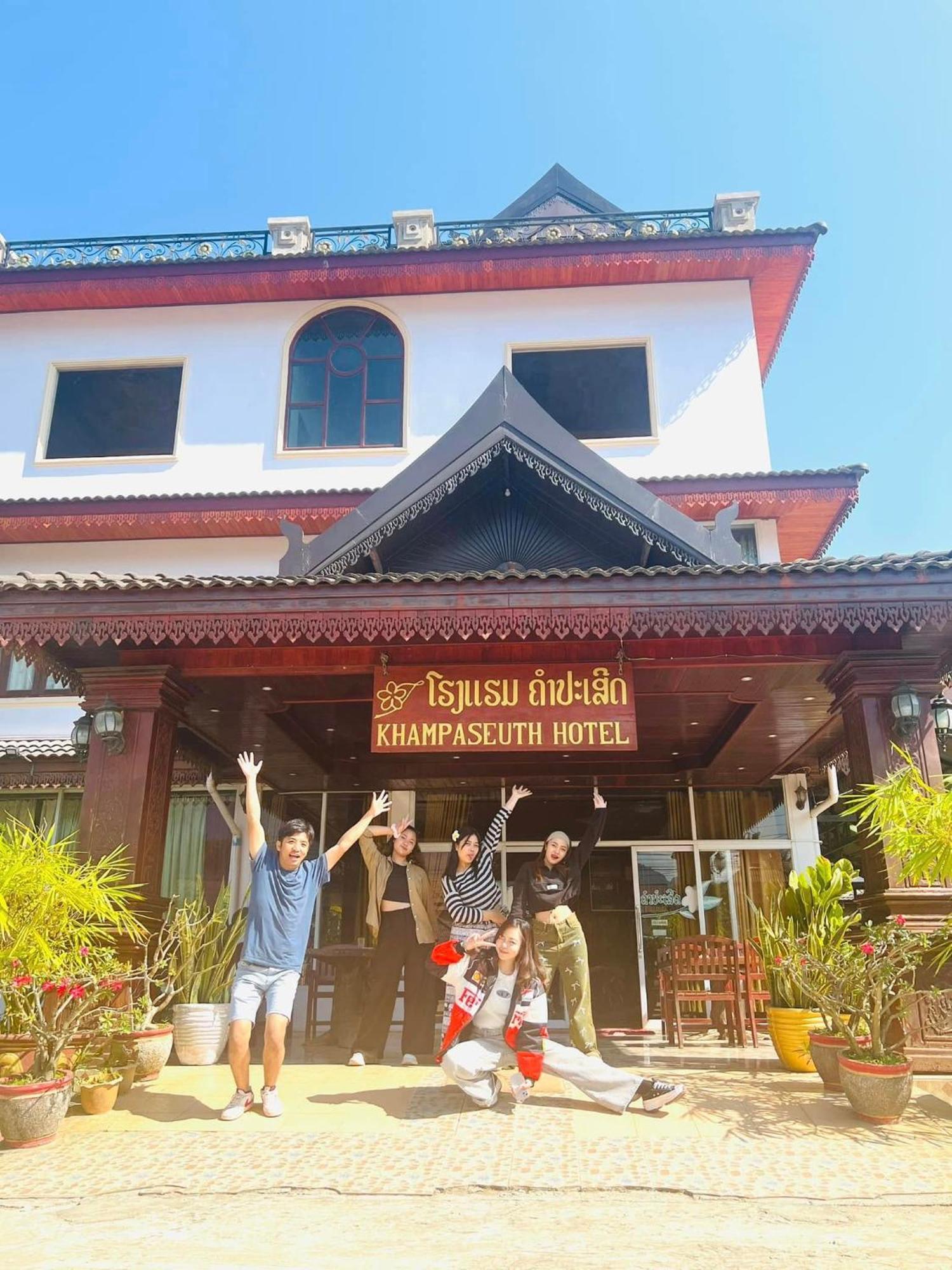 Khampaseuth Hotel Vang Vieng Esterno foto
