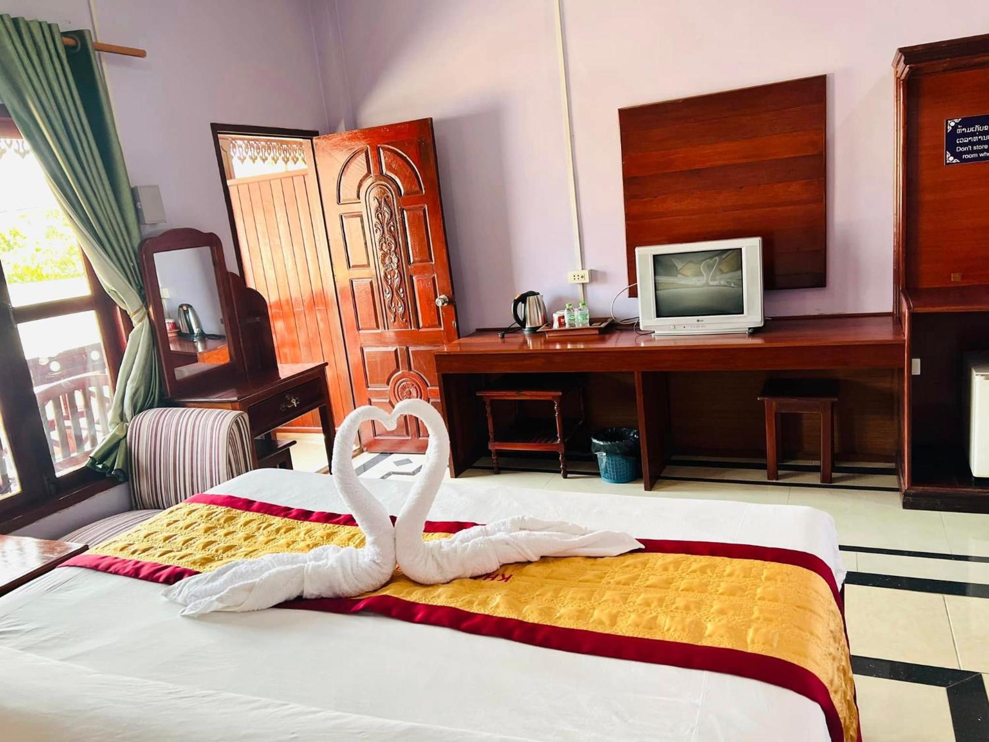 Khampaseuth Hotel Vang Vieng Esterno foto