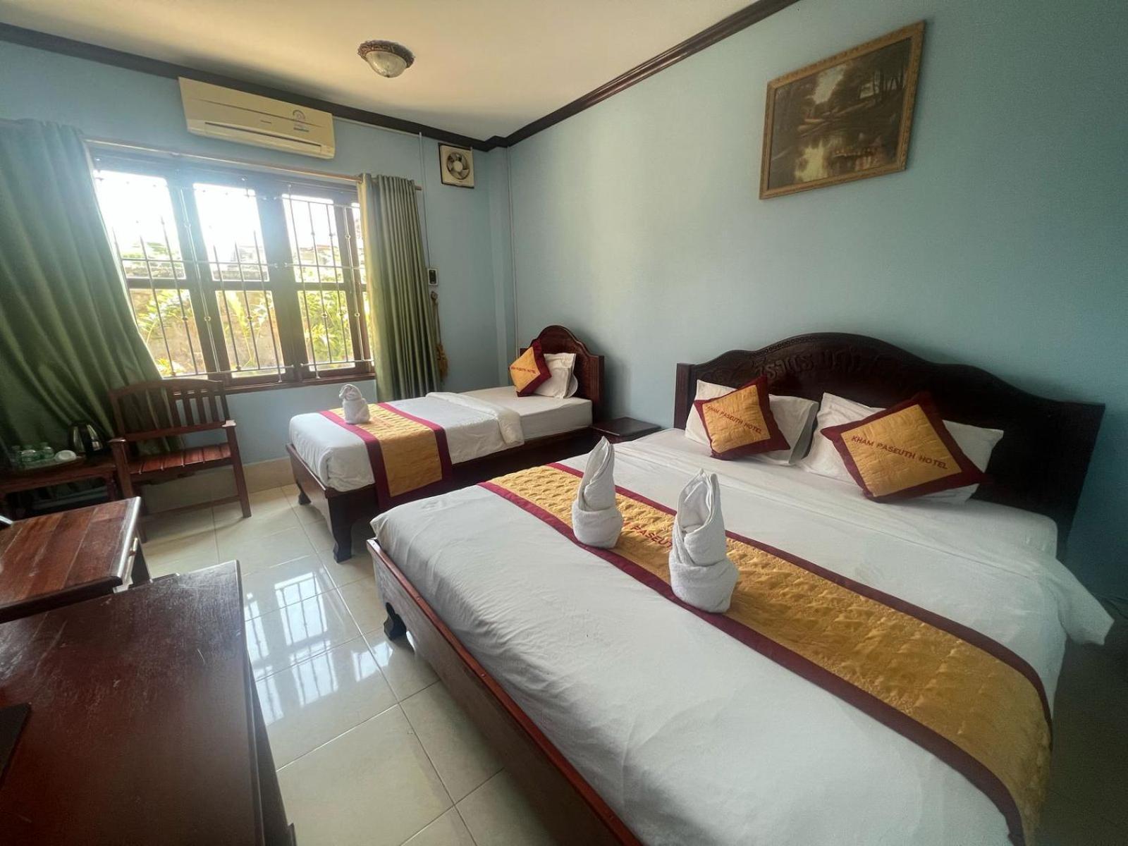 Khampaseuth Hotel Vang Vieng Esterno foto