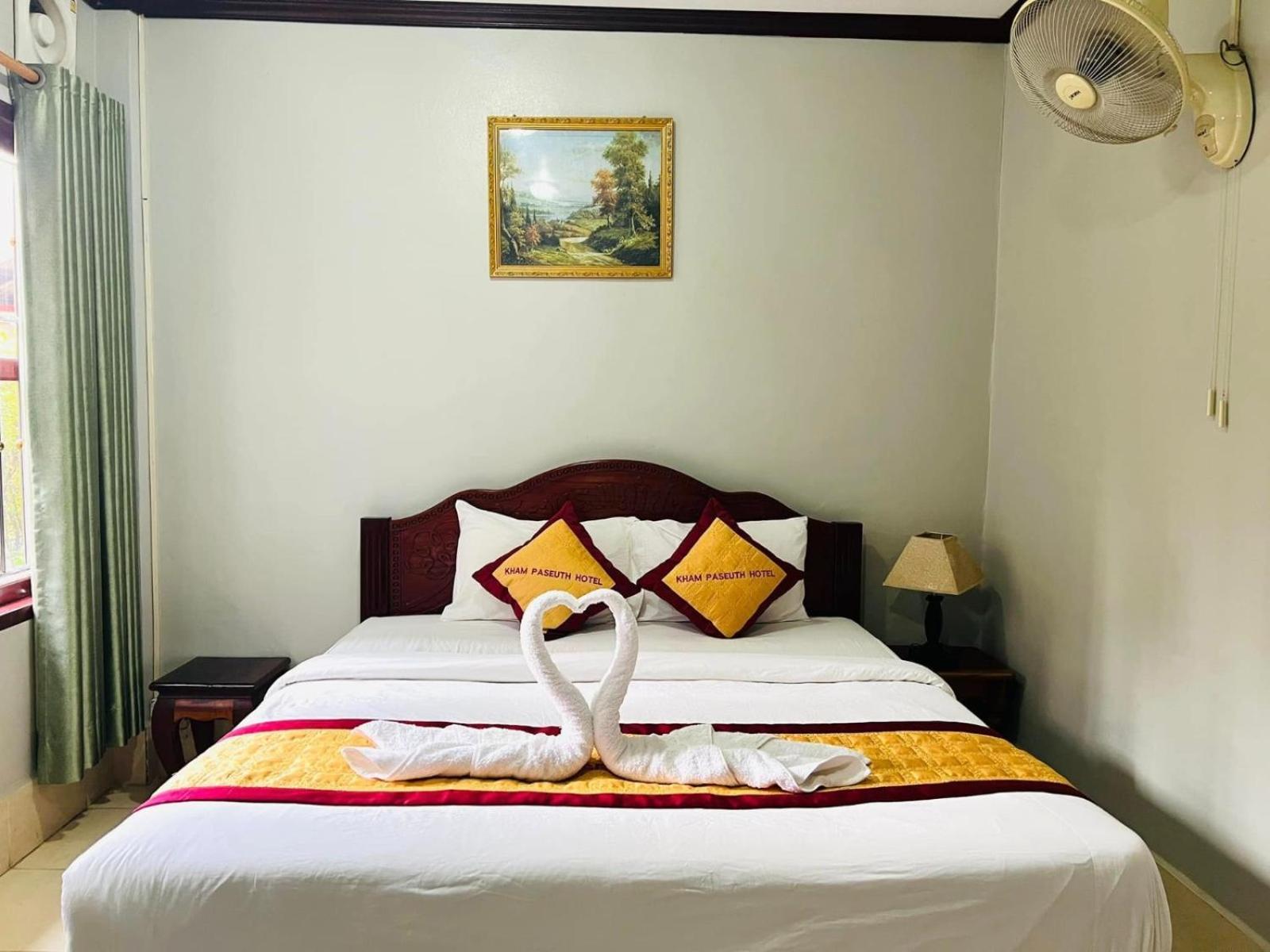 Khampaseuth Hotel Vang Vieng Esterno foto